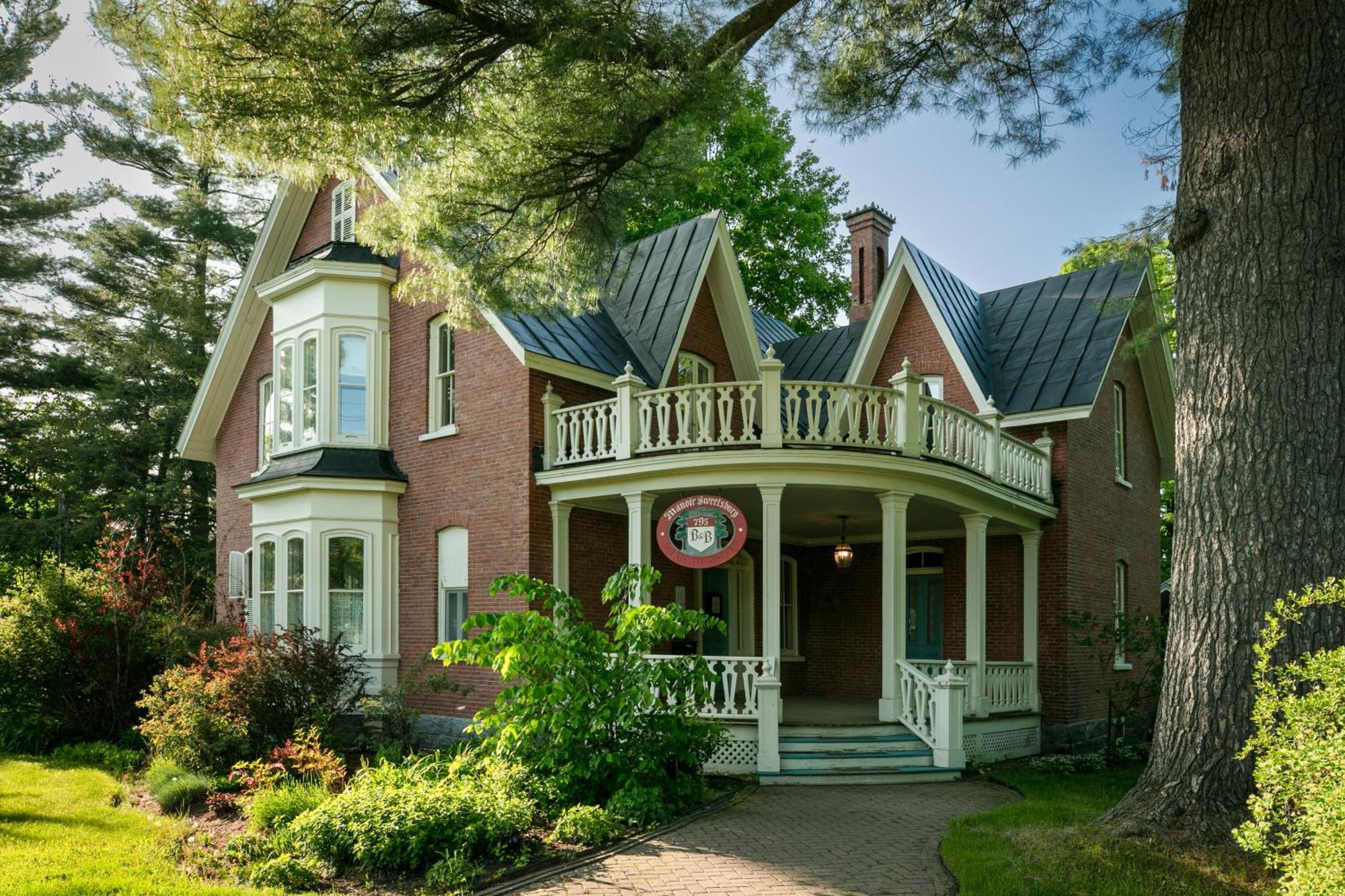 Manoir Sweetsburg Hotel Cowansville Exterior photo