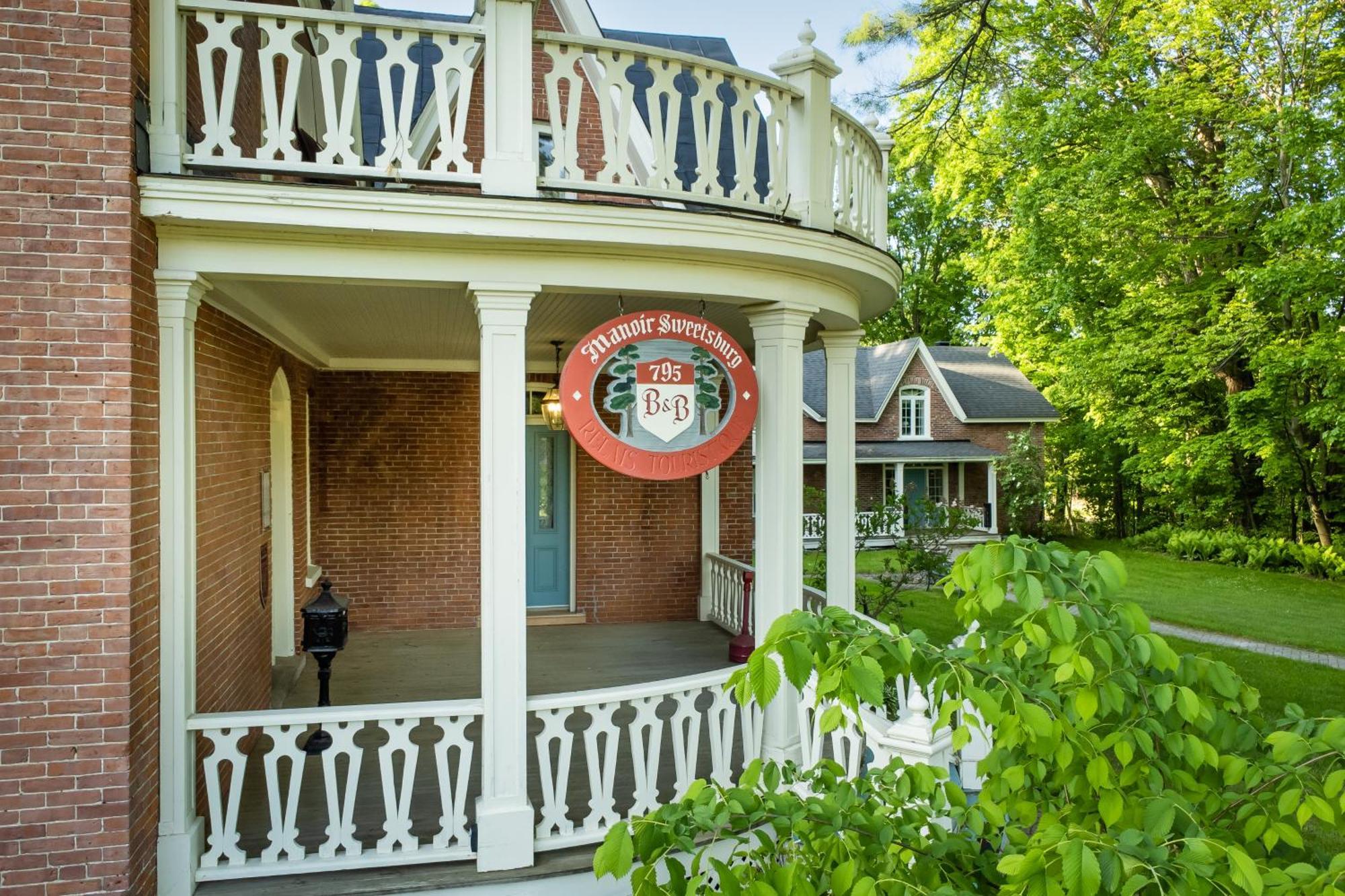 Manoir Sweetsburg Hotel Cowansville Exterior photo